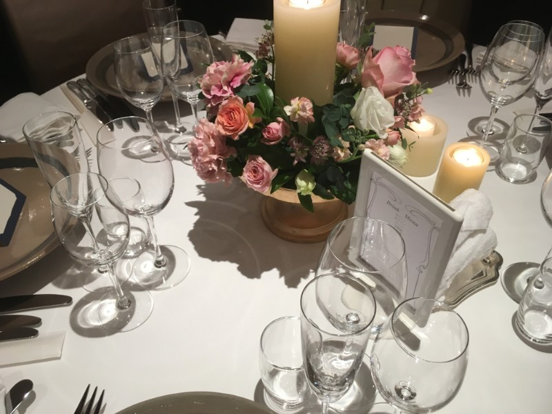レストランウエディングのテーブル