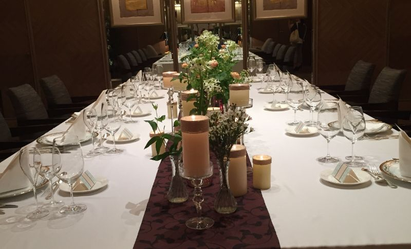 結婚式の少人数用テーブル