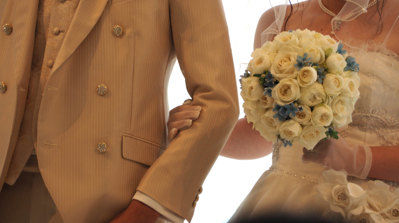結婚式の新郎新婦